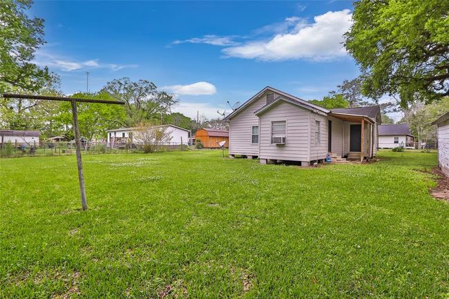 108 Spruce Ln, House other with 3 bedrooms, 1 bathrooms and 1 parking in Daisetta TX | Image 9
