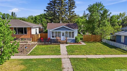 412 Vaughan Street, Moose Jaw, SK, S6H5N2 | Card Image