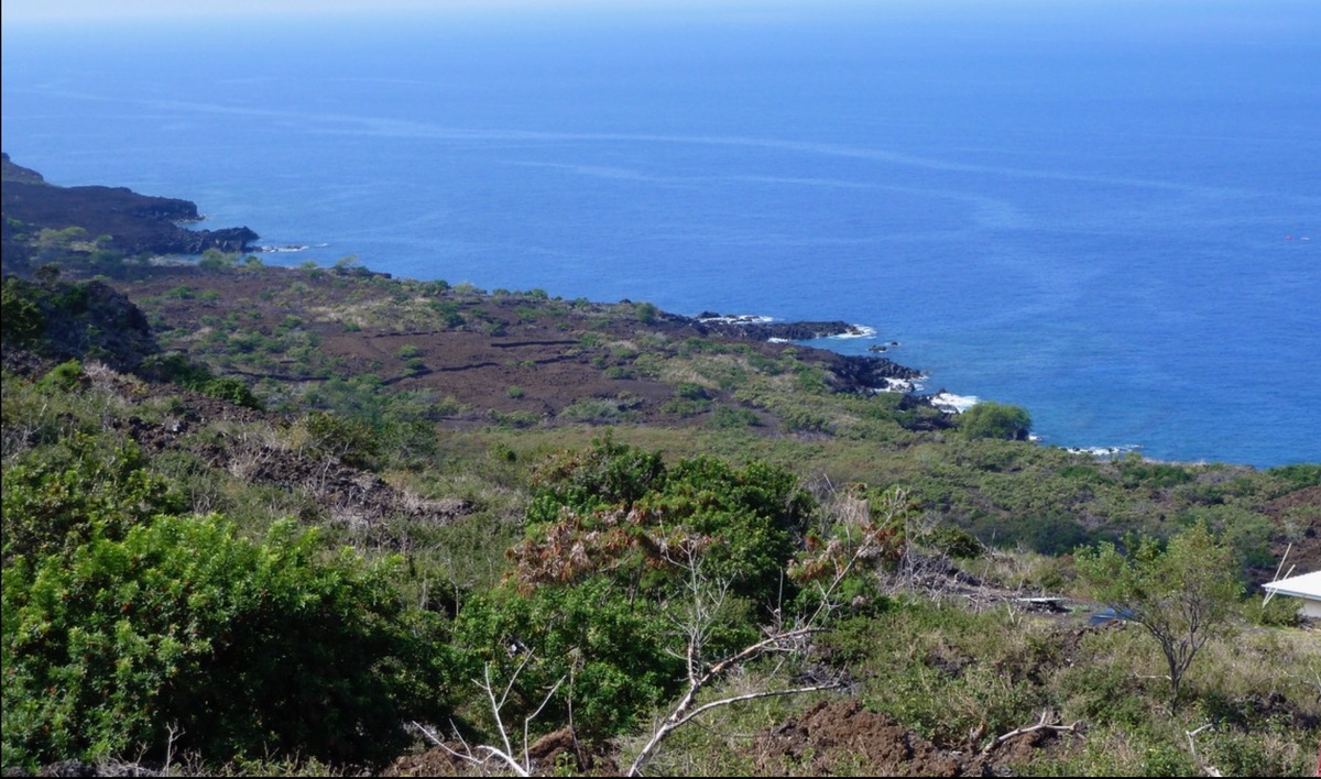 Land in Captain Cook 3