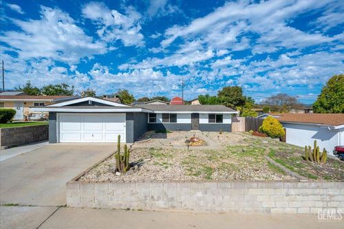 1445 Calle Marana, Lompoc, CA, 93436-1603 | Card Image