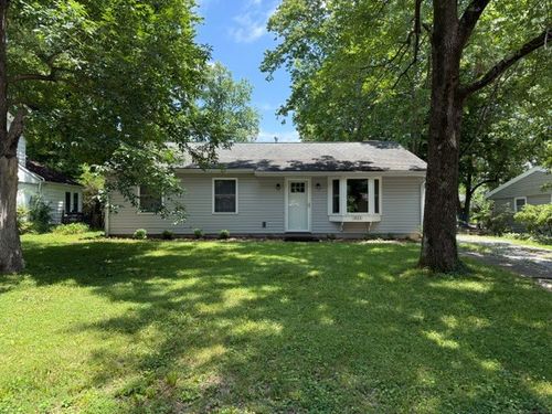 1023 W Laurel St, Carbondale, IL, 62901-1100 | Card Image