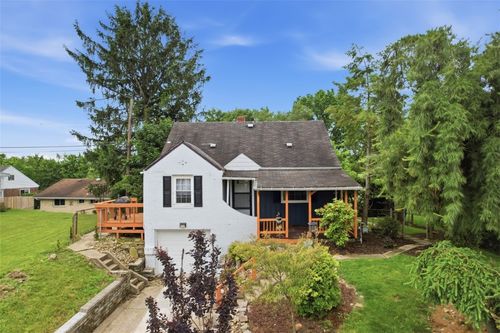 212 Nantucket Dr, Pleasant Hills, PA, 15236-4475 | Card Image