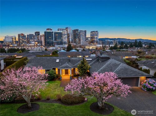 9829 Hilltop Rd, Bellevue, WA, 98004-4005 | Card Image