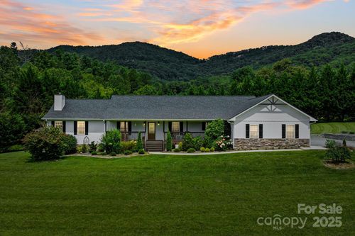 6 Sayles Town Rd, Fairview, NC, 28730-9512 | Card Image