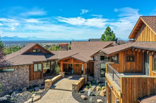 15121 Sw Hope Vista Dr, Powell Butte, OR, 97753-1904 | Card Image