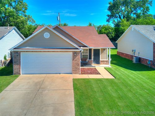19 E Fairlane Ct, Sapulpa, OK, 74066-7091 | Card Image