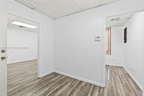 202-c-8358 W Oakland Park Blvd, SUNRISE, FL, 33351-7319 | Card Image
