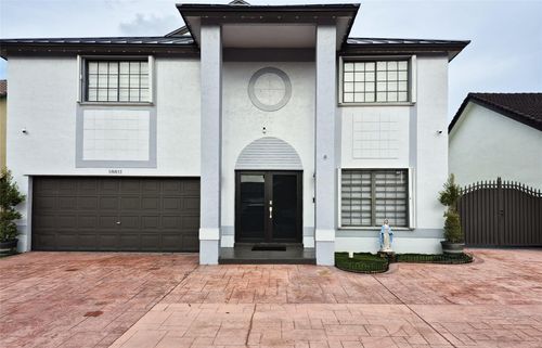 18811 Nw 80th Ave, Hialeah, FL, 33015-2743 | Card Image