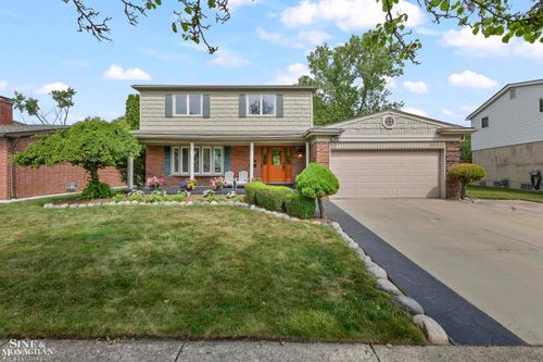 23209 Robert John St, Saint Clair Shores, MI, 48080-2608 | Card Image