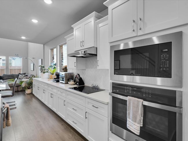 1366 Silverthorn Trl, House other with 5 bedrooms, 3 bathrooms and null parking in Justin TX | Image 4