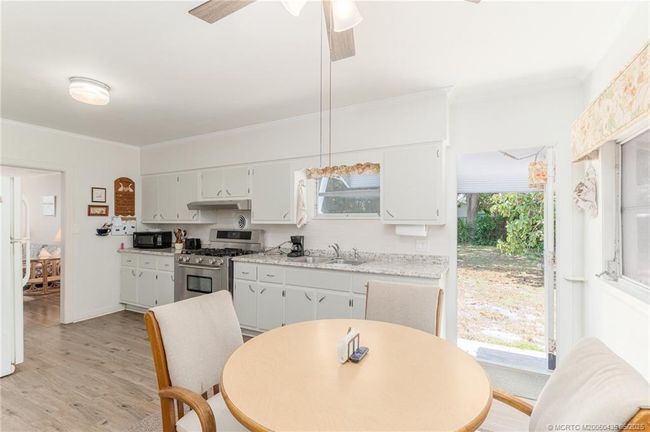 Kitchen | Image 12