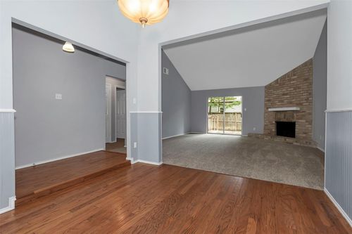 73 Timberspire Ln, The Woodlands, TX, 77380-2894 | Card Image