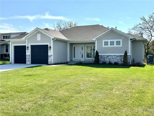 21903 W 177th Ter, Olathe, KS, 66062-8438 | Card Image