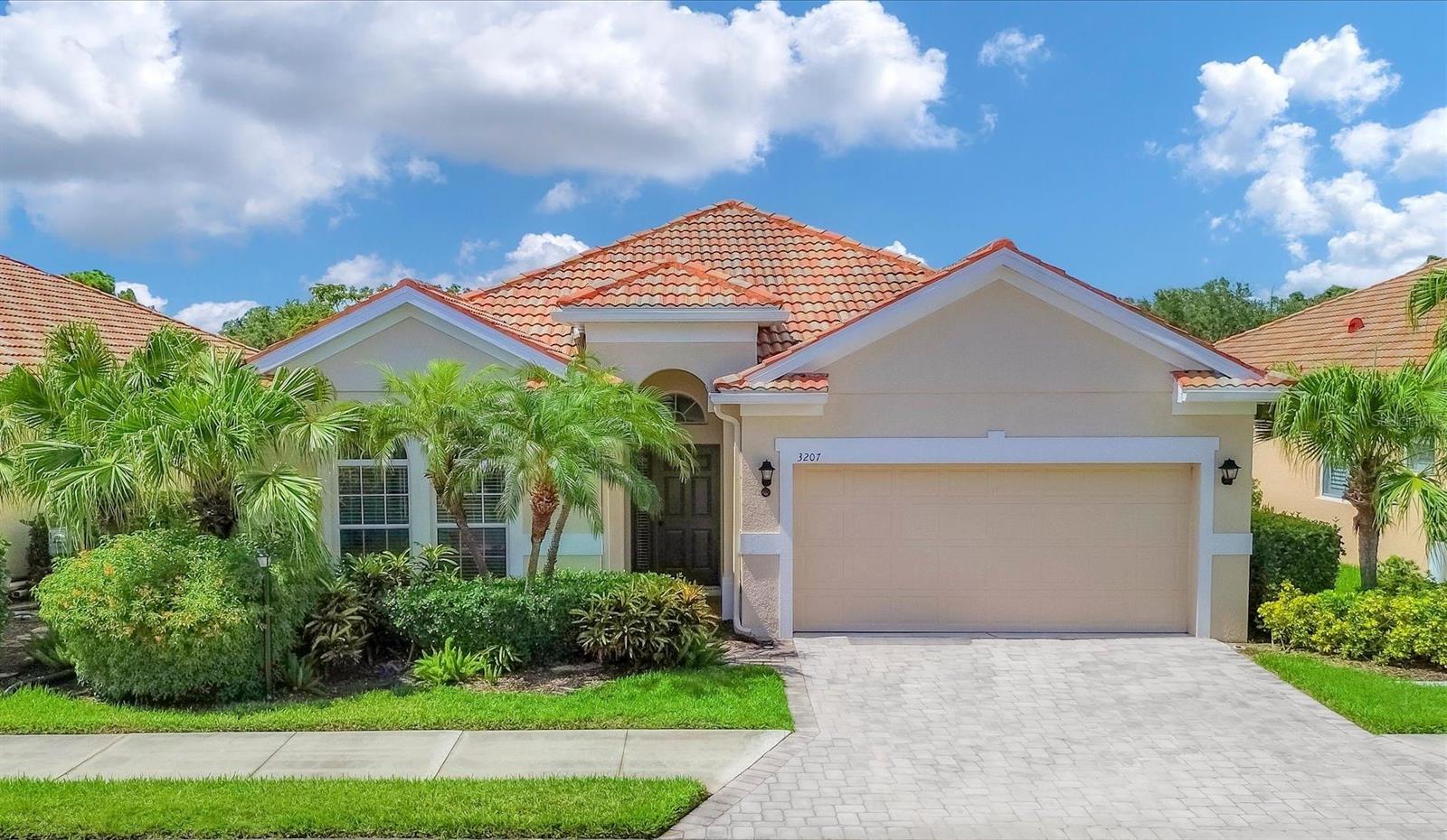 77th Dr, Sarasota, FL 34243