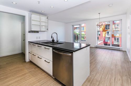 901-955 E Hastings St, Vancouver, BC, V6A0G8 | Card Image