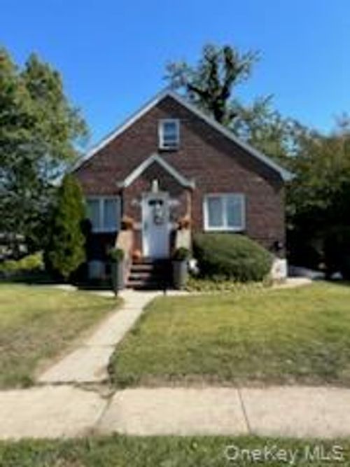 38A Linwood Rd N, Port Washington, NY, 11050-1412 | Card Image
