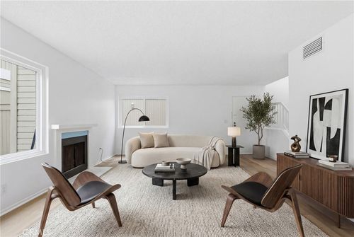 3-22137 Burbank, Woodland Hills, CA, 91367 | Card Image