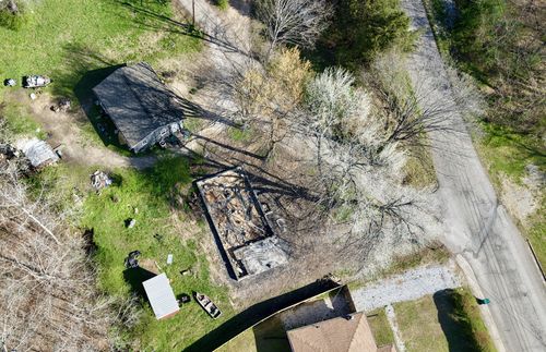 400 W Richland Ave, Waverly, TN, 37185-1158 | Card Image