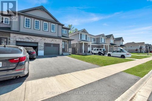 9338 White Oak Avenue, Niagara Falls (Lyons Creek), ON, L2G3P6 | Card Image