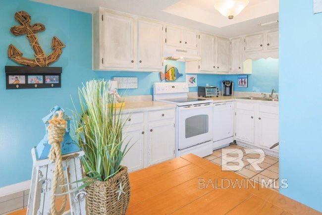 Kitchen | Image 8