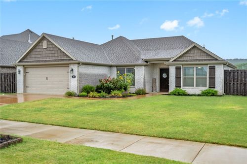 66 S Benchmark Ln, Fayetteville, AR, 72704-4036 | Card Image