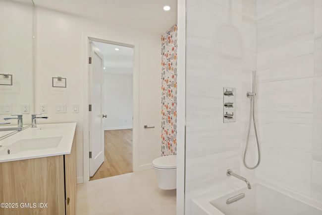 Double sinks in Jack and Jill Bathroom | Image 21