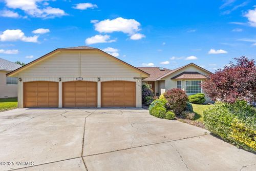 5304 Channel Dr, Yakima, WA, 98901-4359 | Card Image