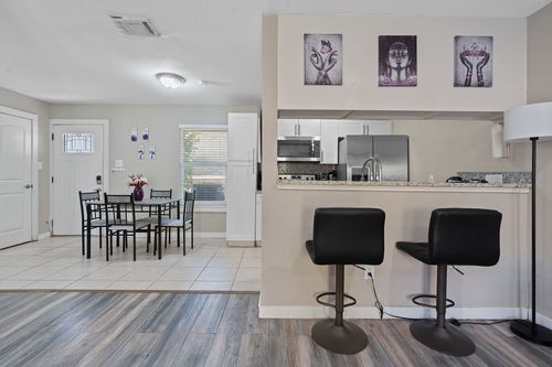 b-1906 Valley Hill Cir, Austin, TX, 78741-3913 | Card Image