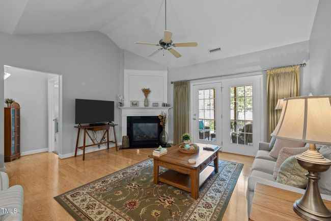 Family Room | Image 6