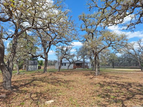 68 Longhorn Rd, Stockdale, TX, 78160-6111 | Card Image