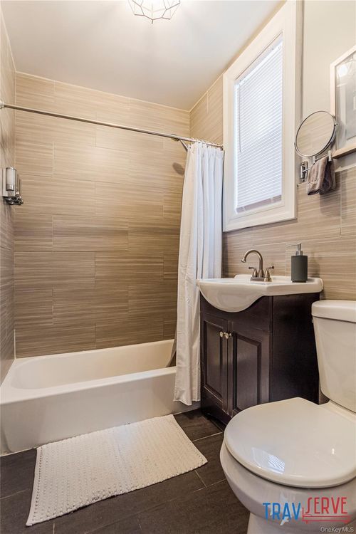 fl-1st-2897 Harrington Ave, Bronx, NY, 10461-5932 | Card Image