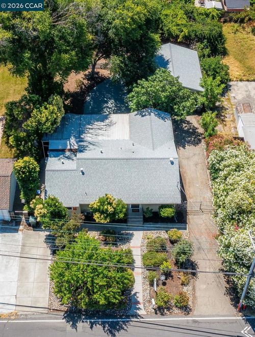 2072 Chalomar Rd, Concord, CA, 94518-3013 | Card Image