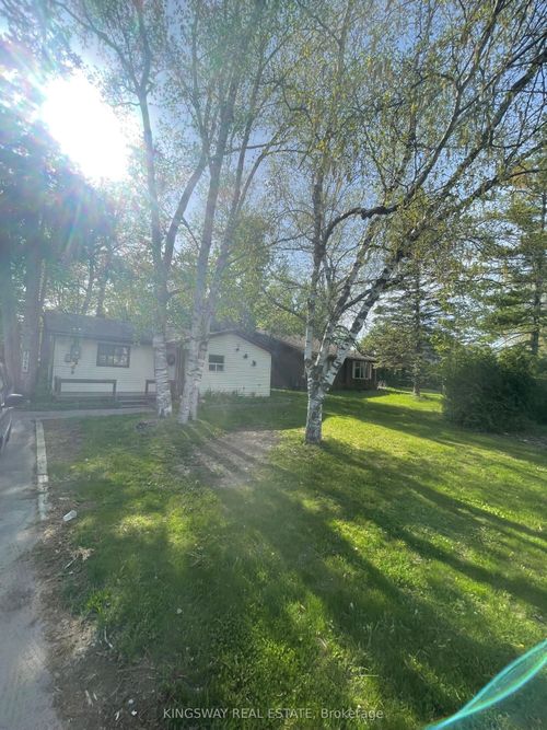 2038 St John'S Rd, Innisfil, ON, L9S1V4 | Card Image