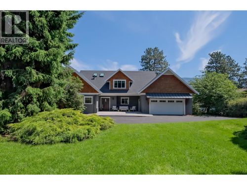 552 Pineview Dr, Kaleden, BC, V0H1K0 | Card Image