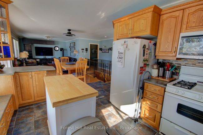 1933 Bushy Bay Rd, House other with 3 bedrooms, 3 bathrooms and 10 parking in Greater Sudbury ON | Image 13