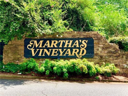 2605 Vineyard Way Se, Smyrna, GA, 30082-1828 | Card Image