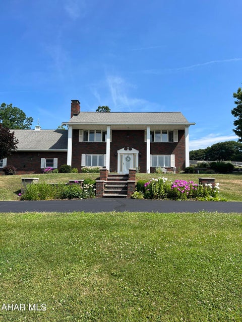Breezy Country Ln, Altoona, PA 16601