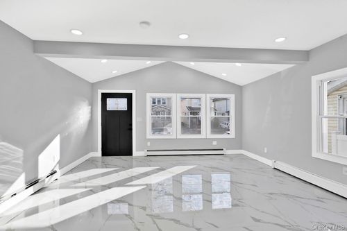 109 221st St, Jamaica, NY, 11429-2560 | Card Image