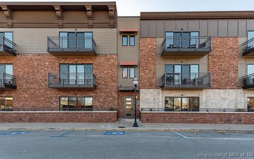 222 Mulberry St, Jeffersonville, IN, 47130-3329 | Card Image