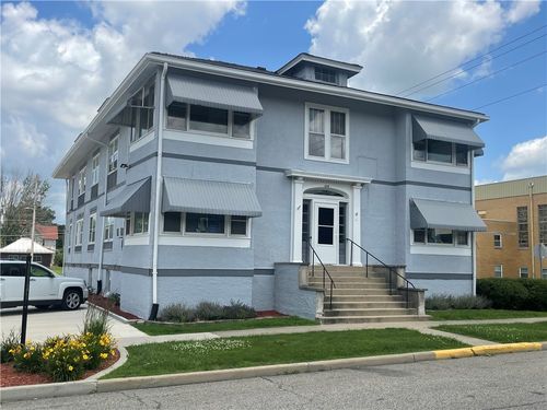 428 E Main St, Hoopeston, IL, 60942-1577 | Card Image