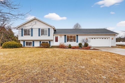 11403 Rita Dr, Middleville, MI, 49333-8423 | Card Image
