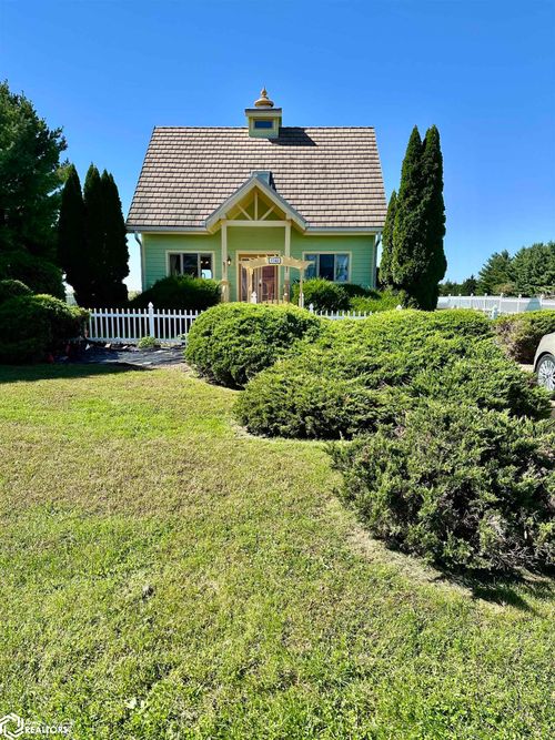 1742 Jupiter Avenue, Fairfield, IA, 52556 | Card Image