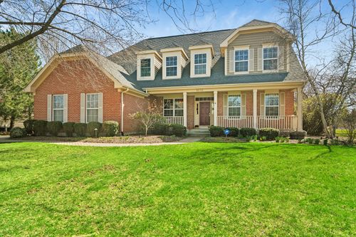 8132 Danneil Cir, Long Grove, IL, 60047-5251 | Card Image