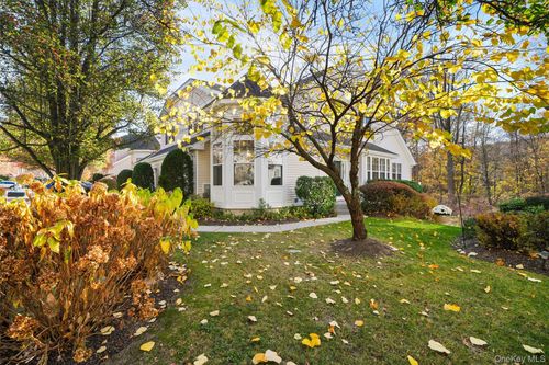 25-25 Briarbrook Dr, Briarcliff Manor, NY, 10510-2075 | Card Image