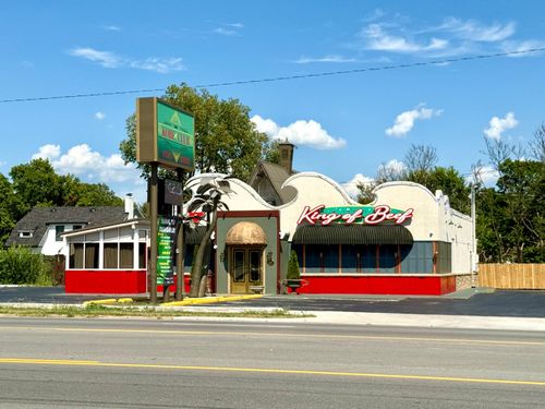 2058 S Glenstone Ave, Springfield, MO, 65804-2428 | Card Image