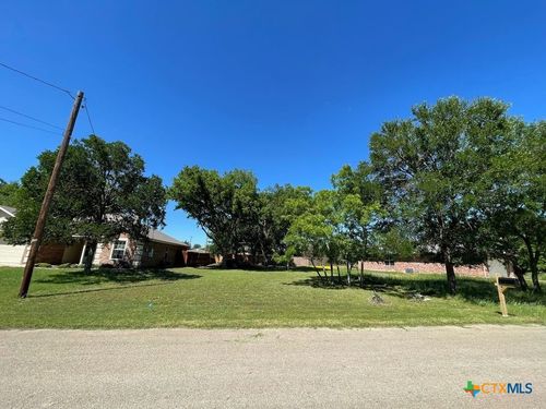 55 Bluebonnet Dr, Belton, TX, 76513-9211 | Card Image