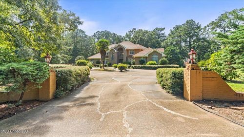 1025 Michael Dr, Mccomb, MS, 39648-7567 | Card Image