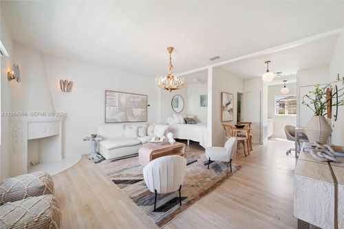 apt-4-750 Espanola Way, Miami Beach, FL, 33139-8075 | Card Image