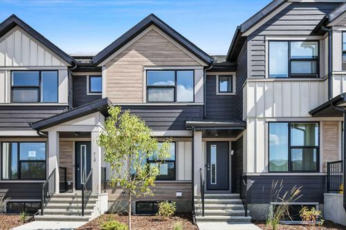 922 Wolf Willow Boulevard Se, Calgary, AB, T2X5R7 | Card Image