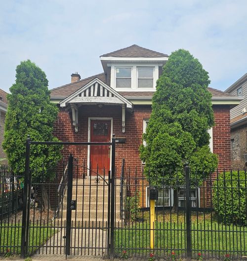 5330 California Ave, Chicago, IL, 60632-2207 | Card Image